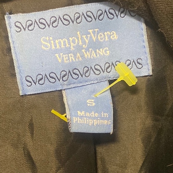 💥3/$40💥Simply Vera Wang Black Big button Aline Coat Size Small - Picture 2 of 8